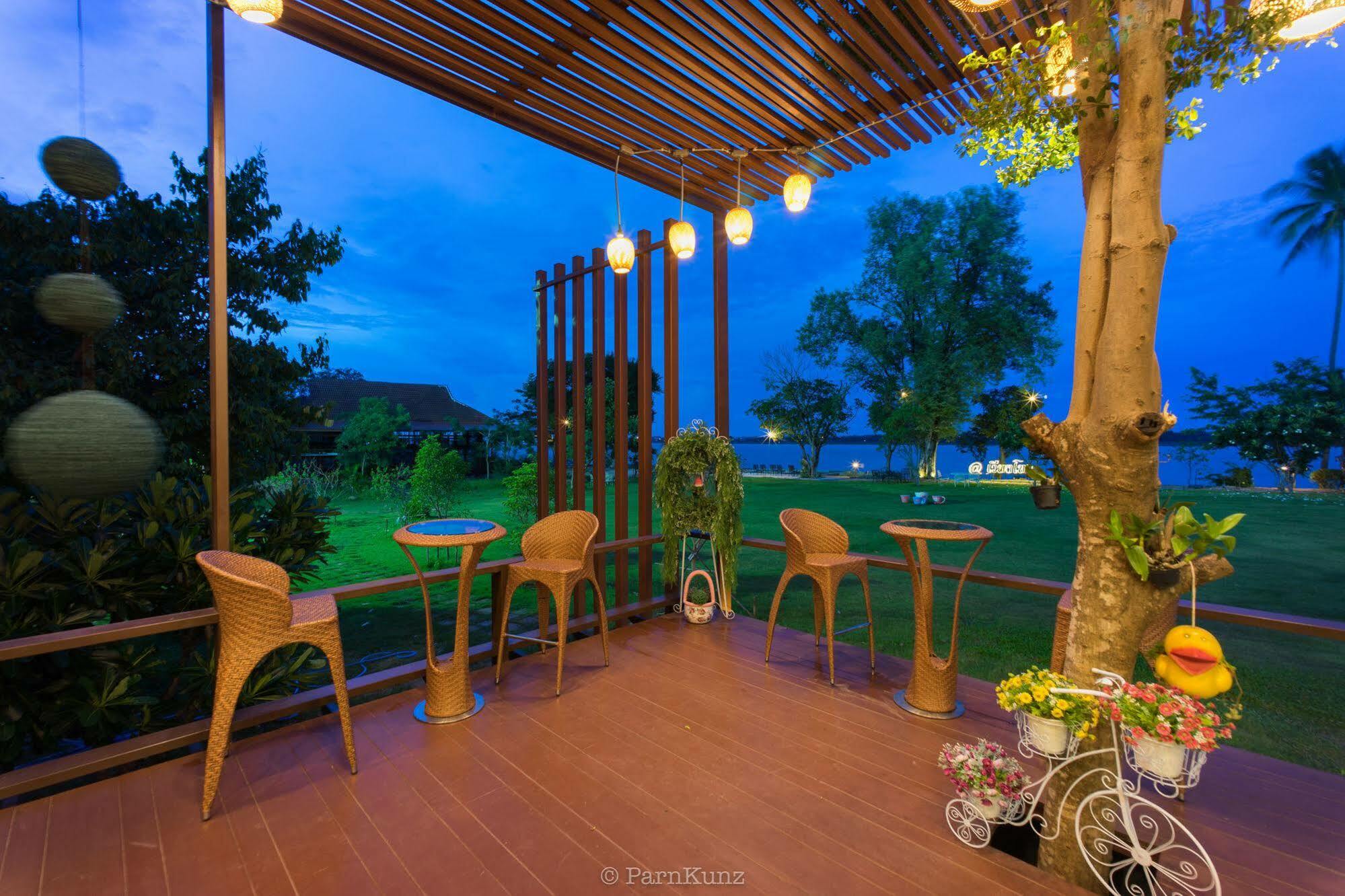 Vieng Khong Hotel Mukdahan Exterior foto